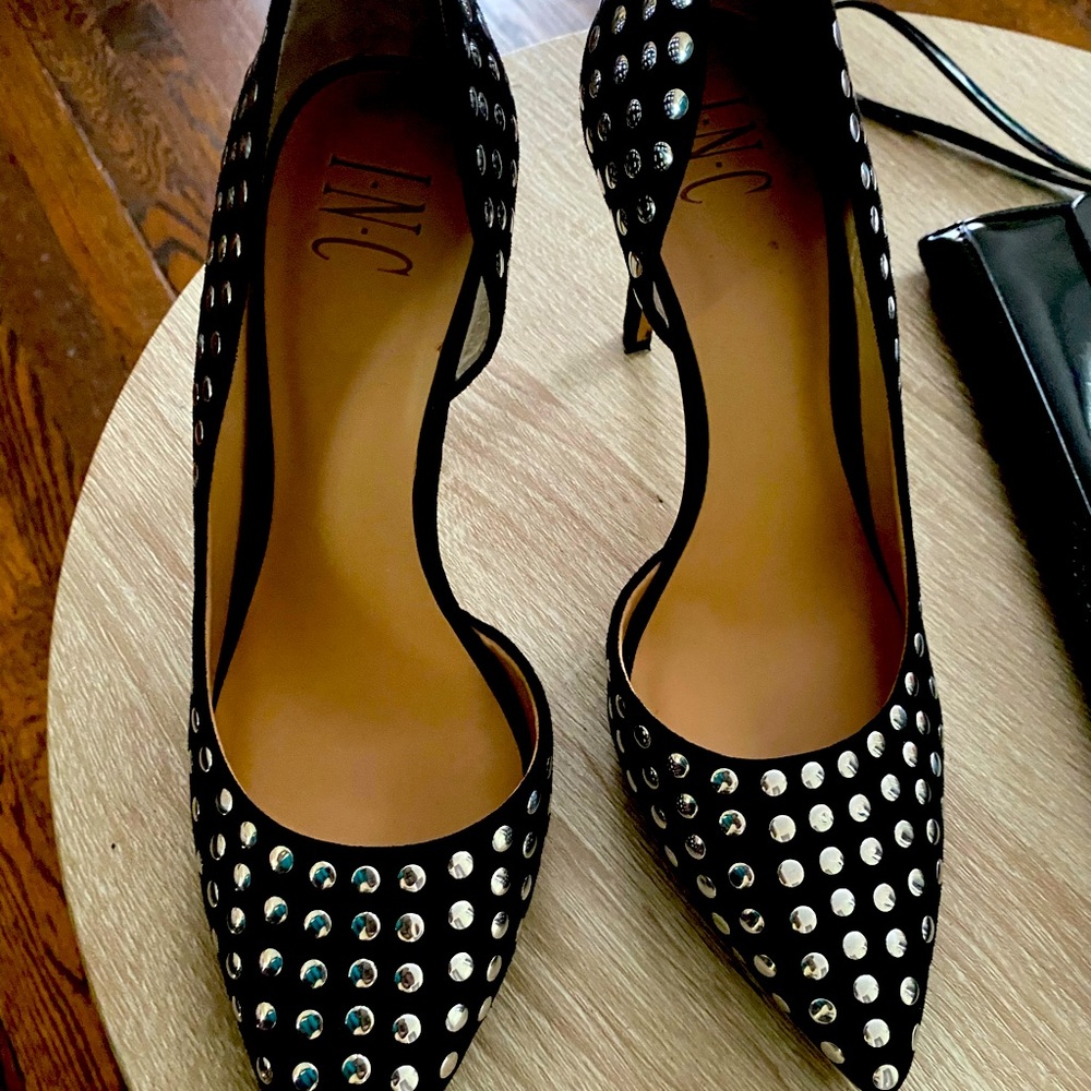 Ladies shoes studded with a silver circle patterns